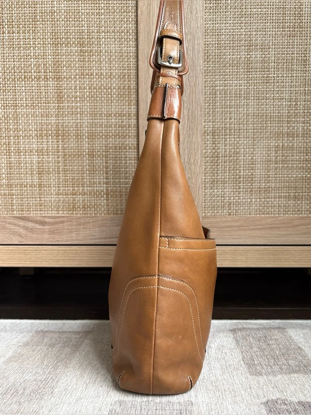 COACH Hampton Soho Hobo Tan Leather Buckle Flap Y2K Shoulder Bag Handbag *READ*